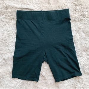 ✨BUNDLE&SAVE✨Forever 21 Green Biker Shorts size Small